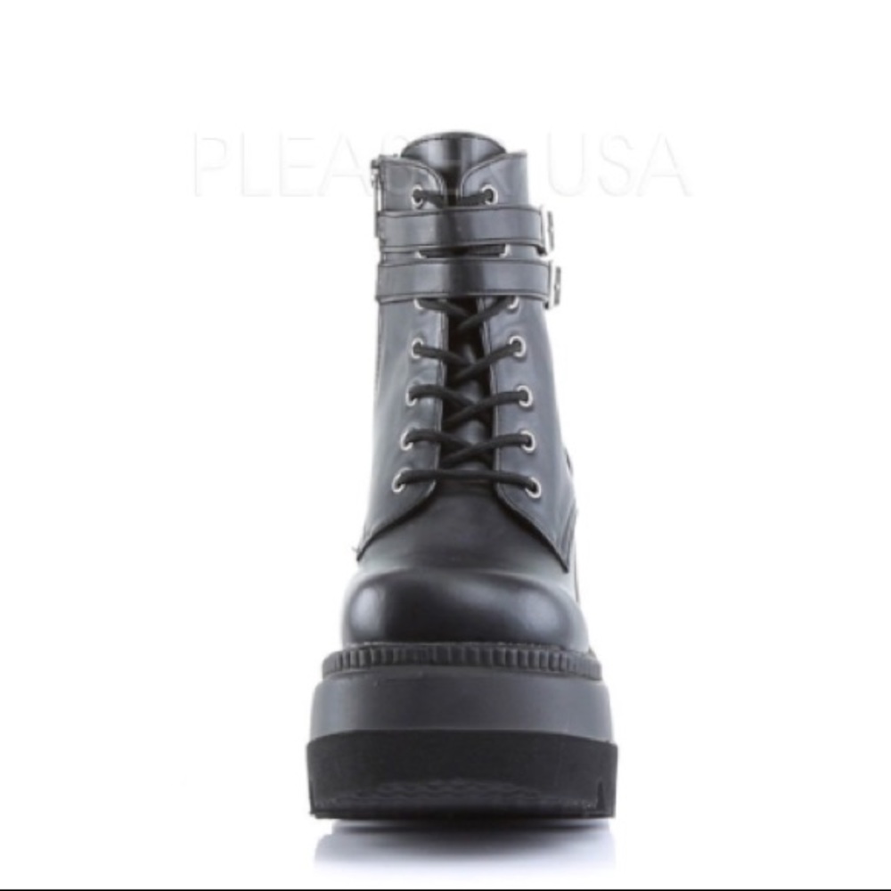 Pleasers Demonia Shaker 52